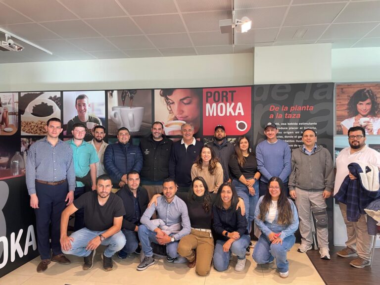 Visita de estudiantes de la Universidad de Costa Rica a Cafés Batalla
